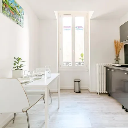 Apartament Vicheia - 2 *